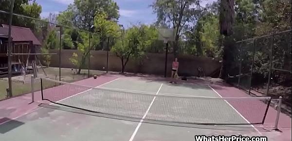  Sucked by a broke babe at the tennis court